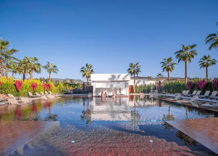 Serenity Queen Hotel